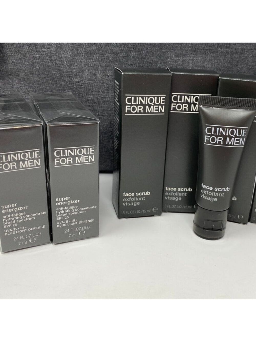 Clinque For men - 10 Face Srub in Box & 15 Super Energizer Moisture Tubes in box